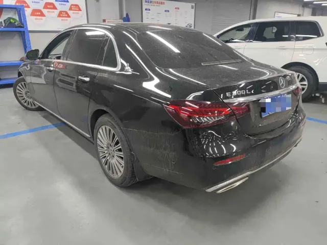 Mercedes-Benz E-Class — Фото автомобиля 6
