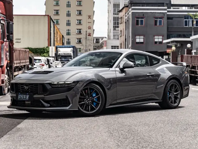 Фотография автомобиля — Ford Mustang