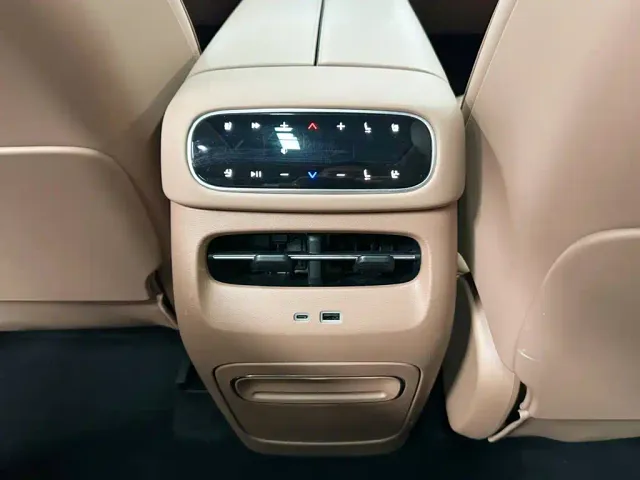 Leapmotor C11 — Фото автомобиля 26