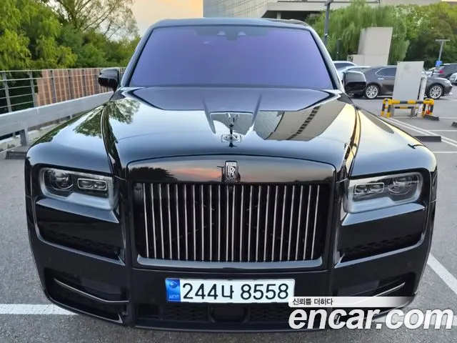 Rolls-Royce Cullinan — Фото автомобиля 2