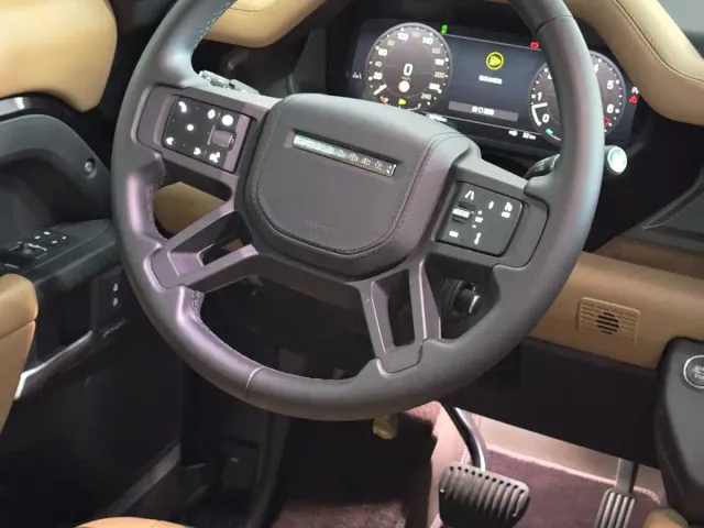 Land Rover Defender — Фото автомобиля 3