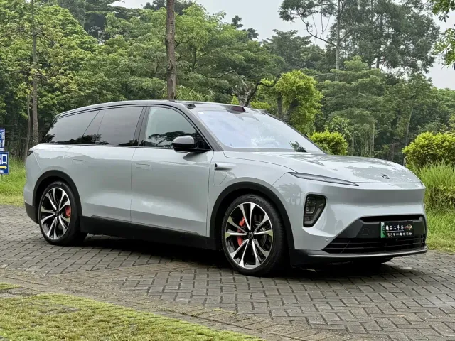 Nio ES8 — Фото автомобиля 3