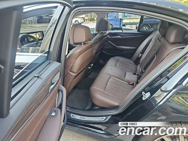 BMW 5-Series 5 серия (G30) 530i xDrive Luxury — Фото автомобиля 16