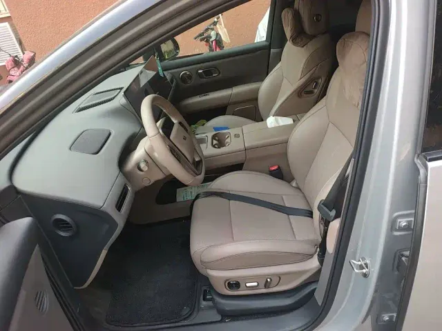 Li Auto i6 — Фото автомобиля 11