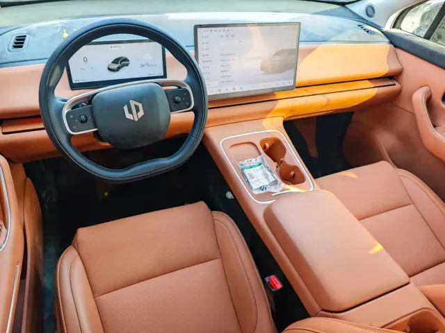 Leapmotor C10 — Фото автомобиля 4