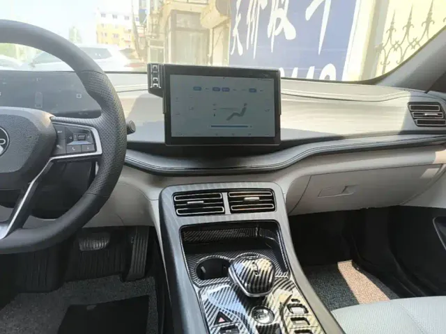 BYD Qin PLUS — Фото автомобиля 12