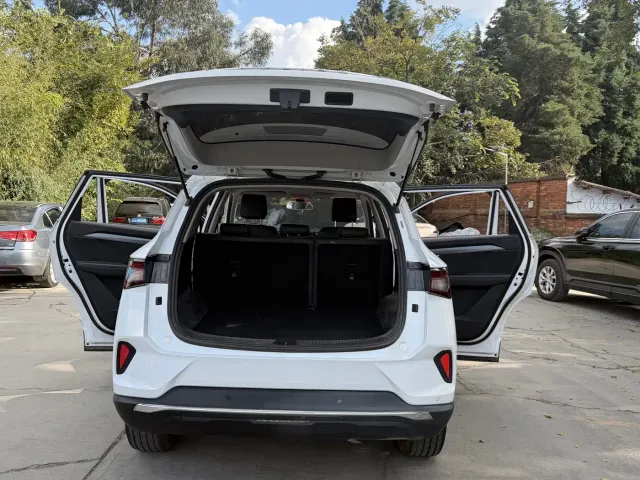 Wuling Asta — Фото автомобиля 11