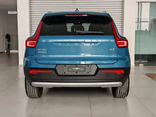 Volvo XC40 — Фото автомобиля 17