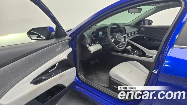 Hyundai AVANTE Avante (CN7) — Фото автомобиля 10