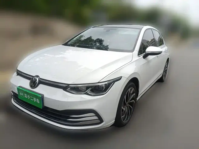 Volkswagen Golf — Фото автомобиля 2