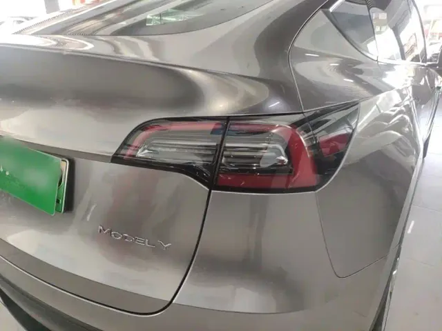 Tesla Model Y — Фото автомобиля 7