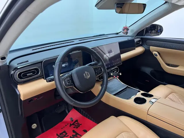 Leapmotor C11 — Фото автомобиля 15