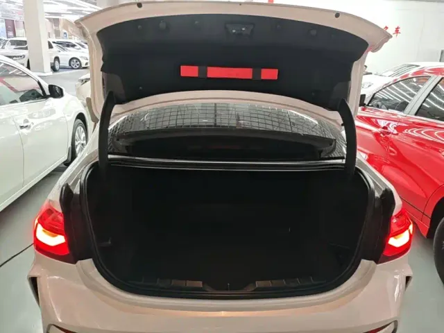 BMW 1 Series — Фото автомобиля 18