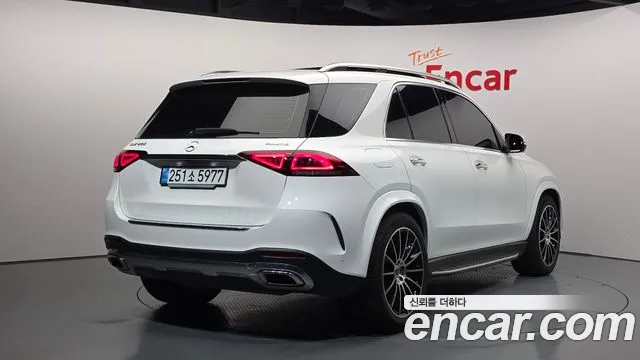 Mercedes-Benz GLE-Class — Фото автомобиля 2