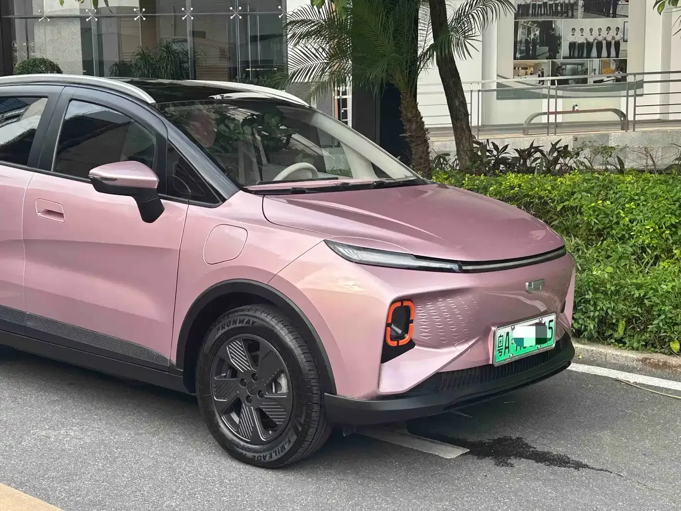 Geely Geometry Geely Geometry E Firefly 2023 401KM Super Fan Special Edition 5-Seater — Фото автомобиля 7