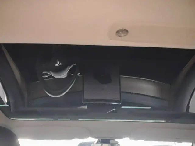 Tesla Model 3 — Фото автомобиля 17