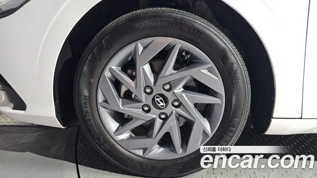 Hyundai Avante CN7 — Фото автомобиля 5