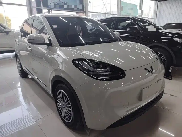 Wuling Bingo — Фото автомобиля 3
