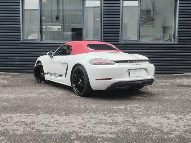 Porsche 718 — Фото автомобиля 18