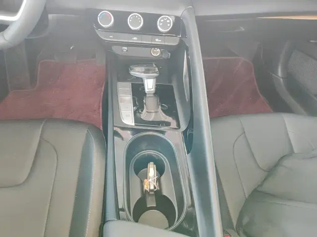 Hyundai Elantra — Фото автомобиля 13