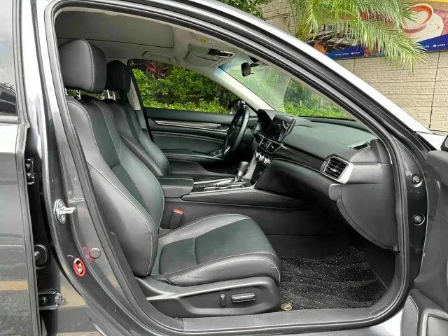 Honda Accord — Фото автомобиля 11