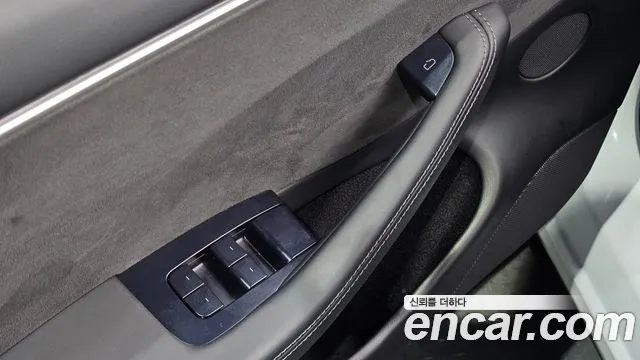 Tesla Model 3 — Фото автомобиля 18