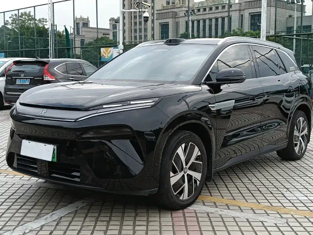 Фотография автомобиля — BYD Tang L