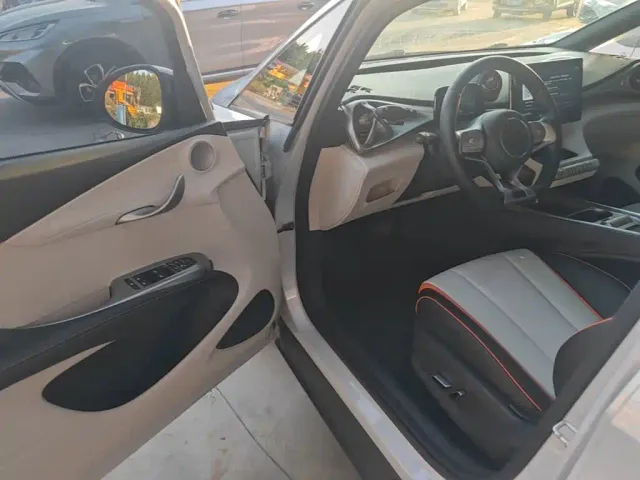 BYD Dolphin 2021 Model 405km Fashion Edition — Фото автомобиля 11