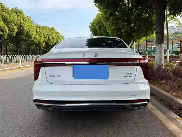 Hongqi H5 — Фото автомобиля 9