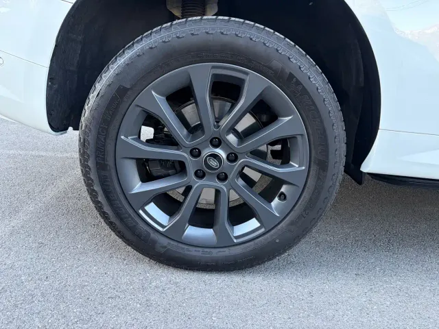 Land Rover Range Rover Sport — Фото автомобиля 17
