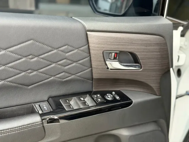Honda Elysion — Фото автомобиля 6