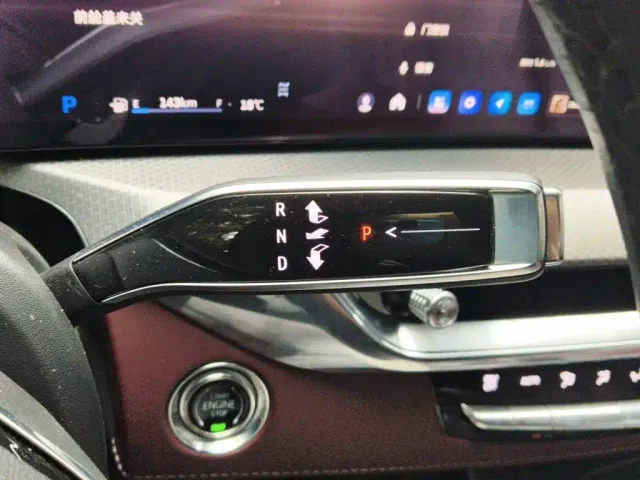 Cadillac XT5 — Фото автомобиля 10