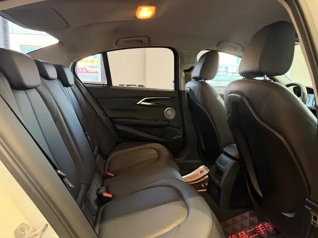 BMW 1 Series — Фото автомобиля 12