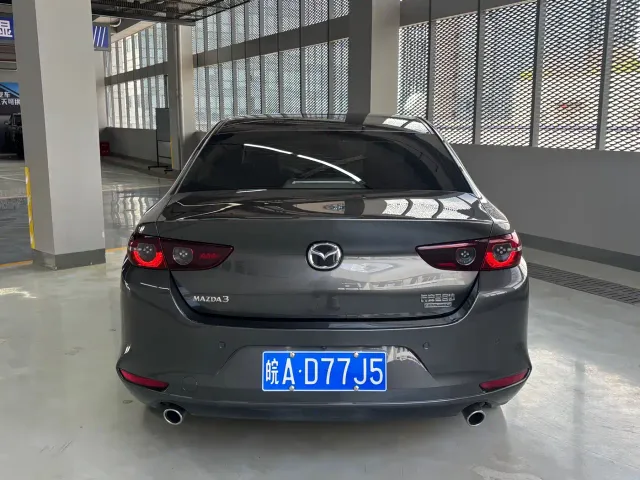 Mazda Axela — Фото автомобиля 14