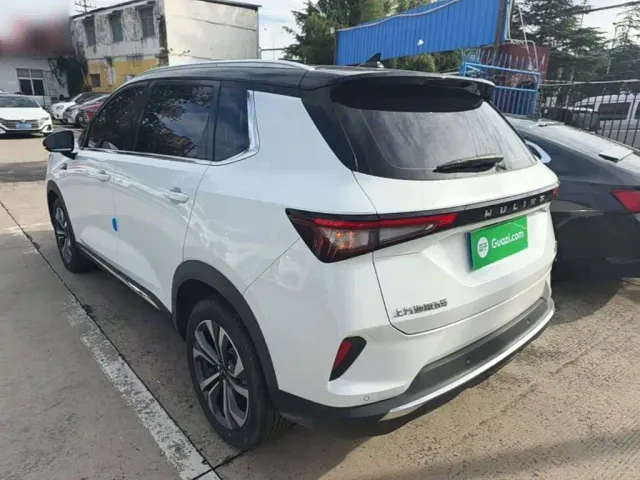 Wuling Asta — Фото автомобиля 4