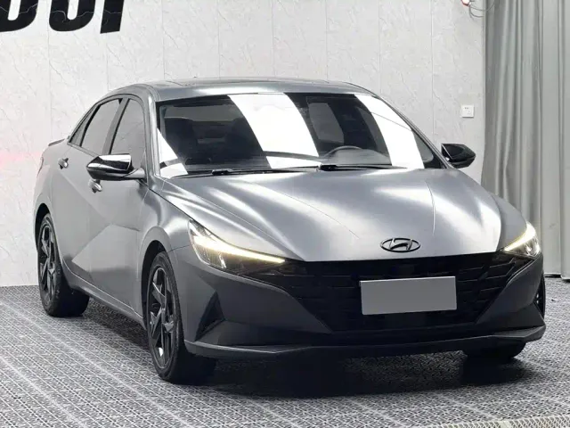 Hyundai Elantra — Фото автомобиля 3