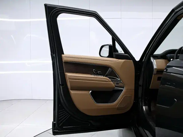 Land Rover Range Rover — Фото автомобиля 12