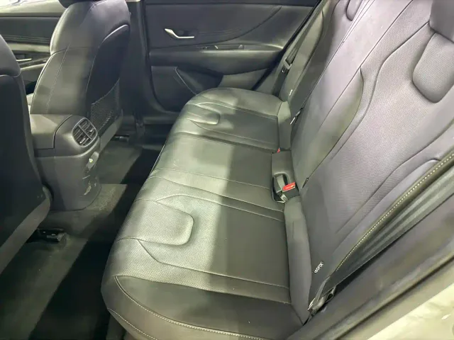 Hyundai Elantra — Фото автомобиля 8