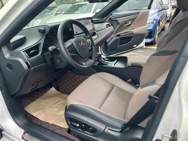 Lexus ES — Фото автомобиля 20
