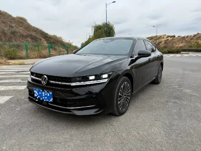 Фотография автомобиля — Volkswagen Magotan