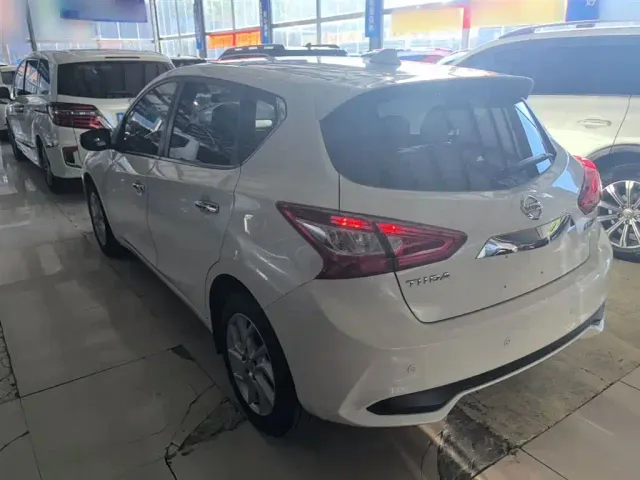 Nissan Tiida — Фото автомобиля 4