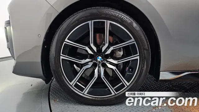 BMW 7 Series G70 — Фото автомобиля 5