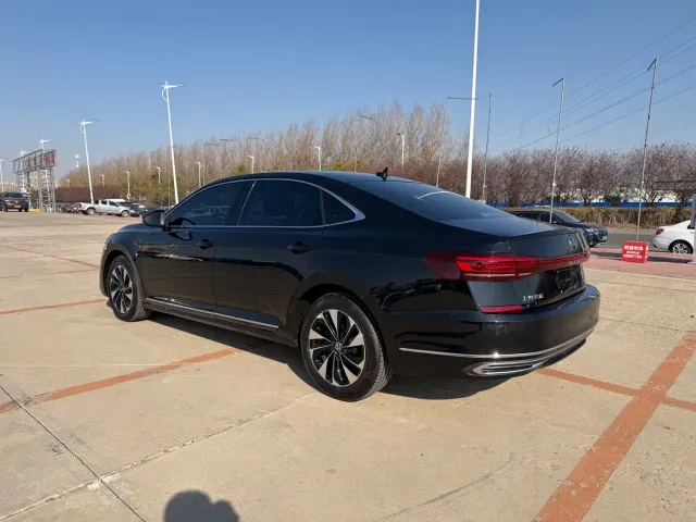 Volkswagen Passat — Фото автомобиля 6