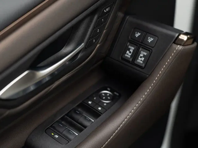 Toyota Alphard — Фото автомобиля 18