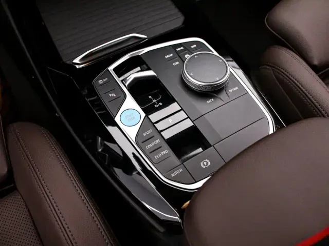 BMW iX3 — Фото автомобиля 10