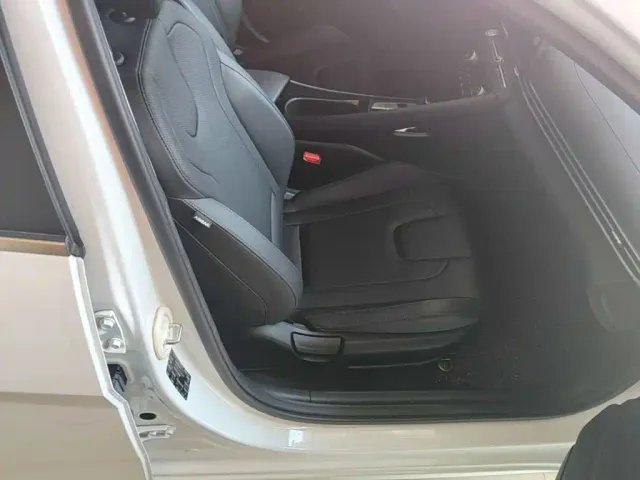 Hyundai Elantra — Фото автомобиля 23