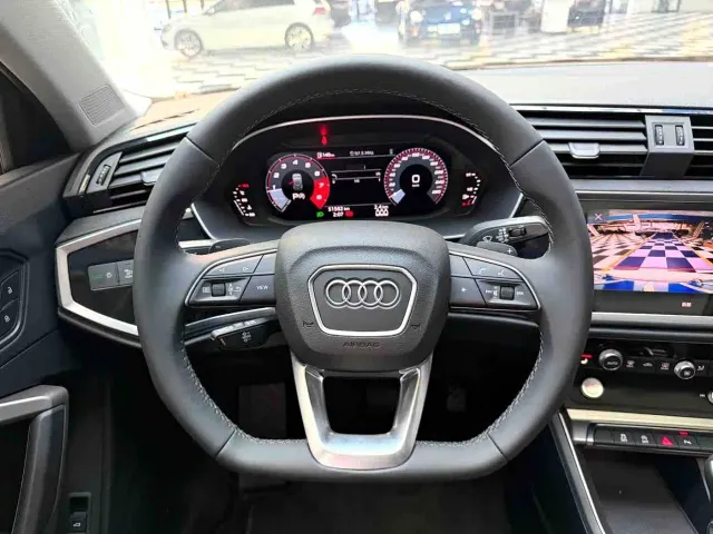 Audi Q3 — Фото автомобиля 12