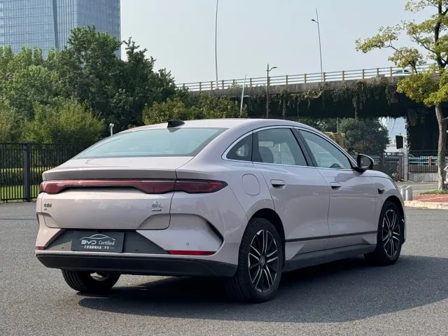 BYD Qin L — Фото автомобиля 12
