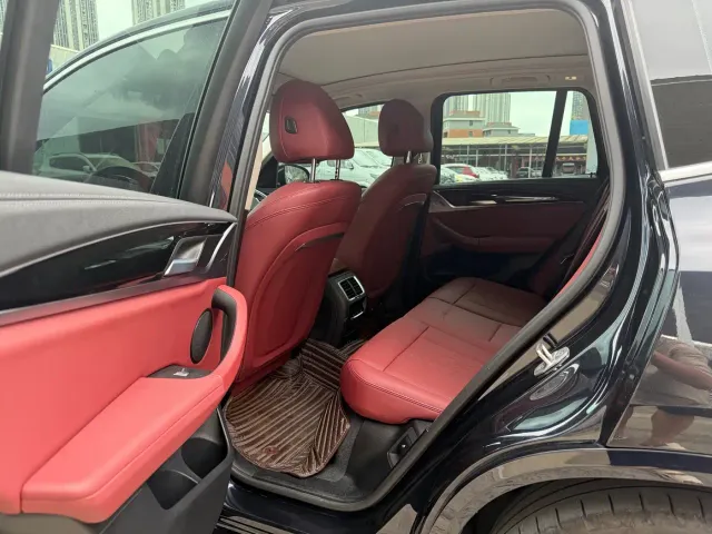 BMW iX3 — Фото автомобиля 6