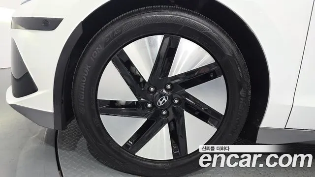 Hyundai Ioniq 6 — Фото автомобиля 5